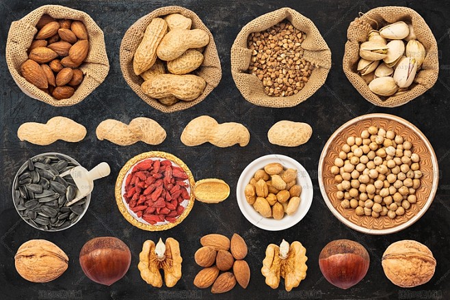 坚果食品的魅力 高清实拍与专业PSD素材的应用